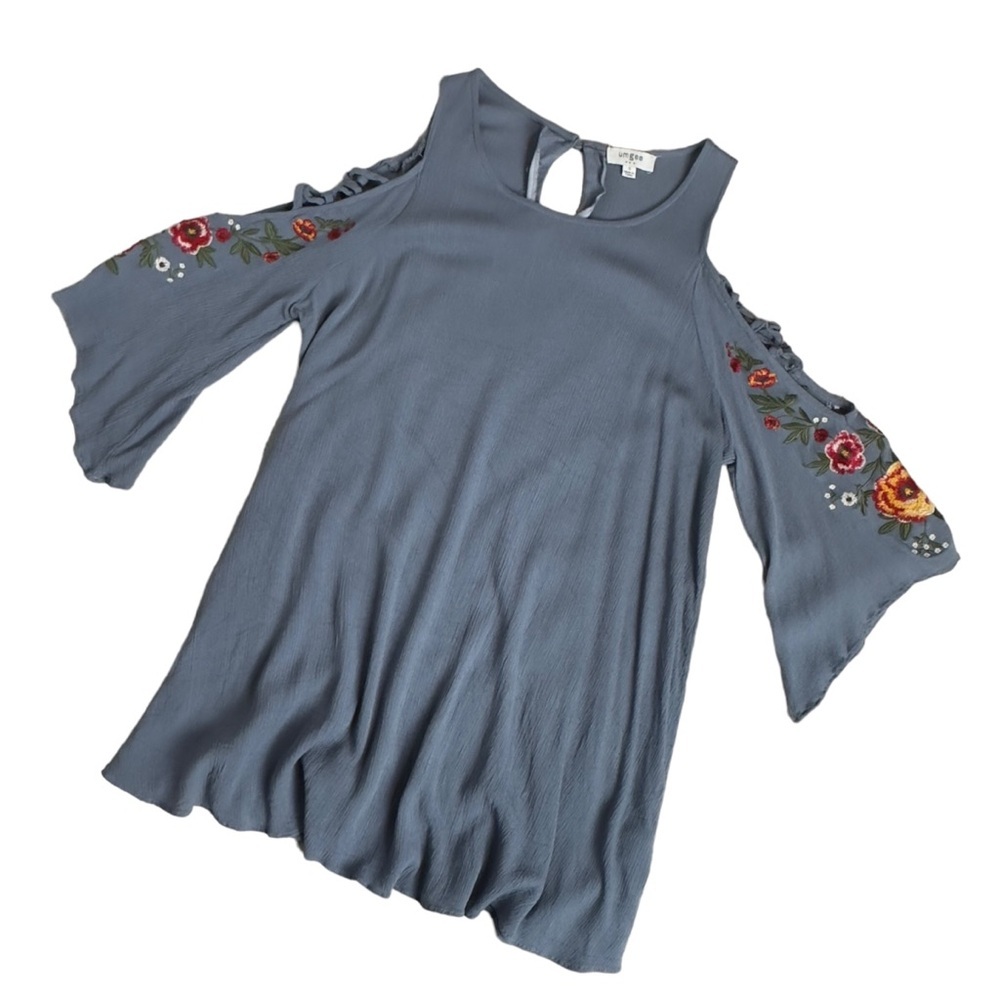 Umgee Gray Floral Embroidered Cold Shoulder Angel Sleeve Tunic Top Small - Picture 8 of 12